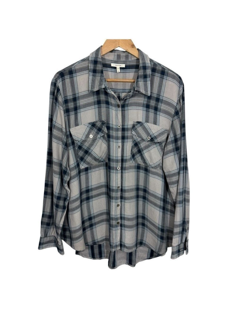 Maurices Plaid Button Up Shirt Womens XL Grey Blue Check Casual Relaxed Fit GUC